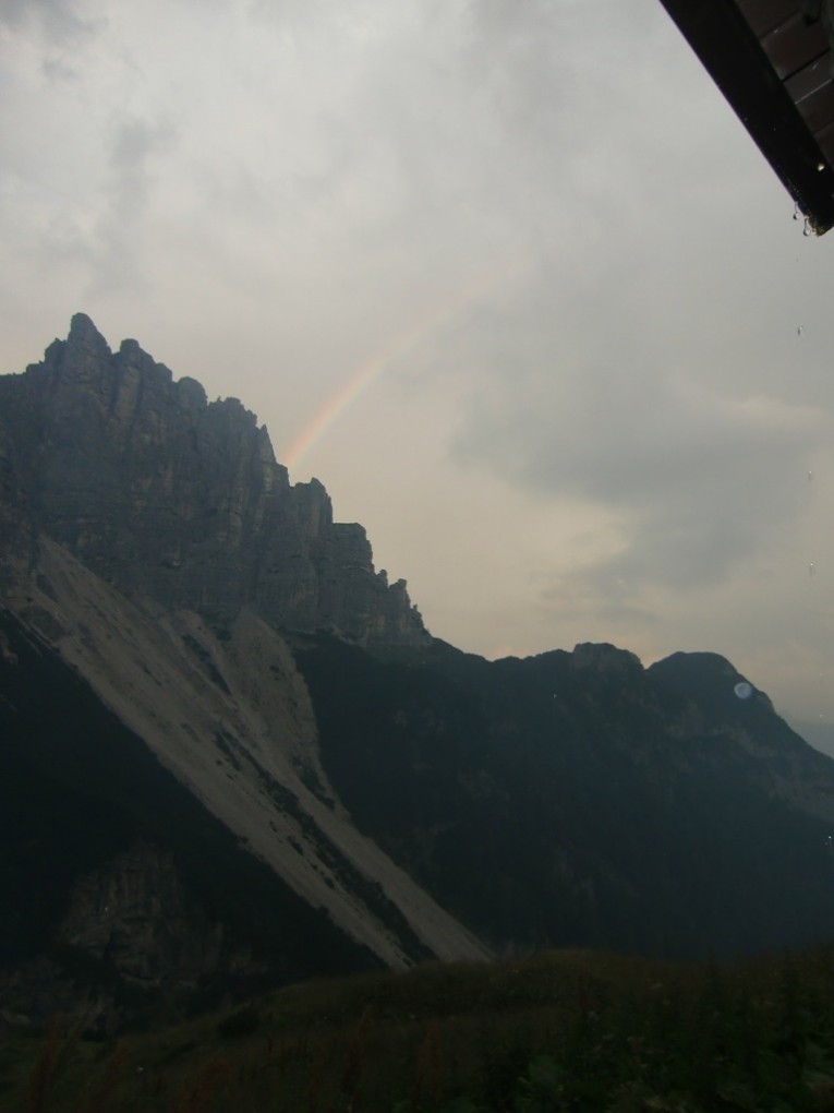 Arcobaleno_tra_i_monti